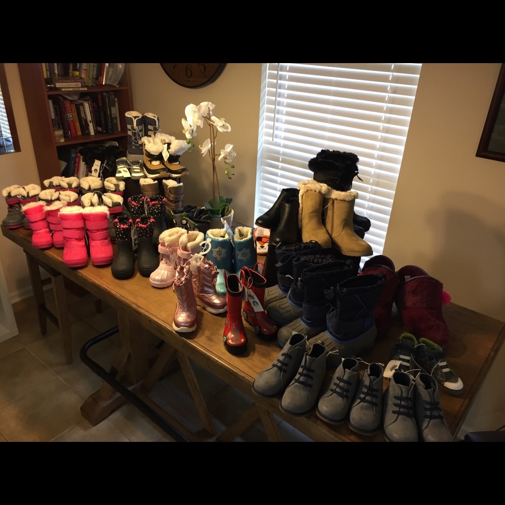 36 item lot sale women’s and kids footwear